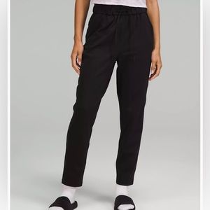 Lululemon On the Fly Black Pants - Size 6